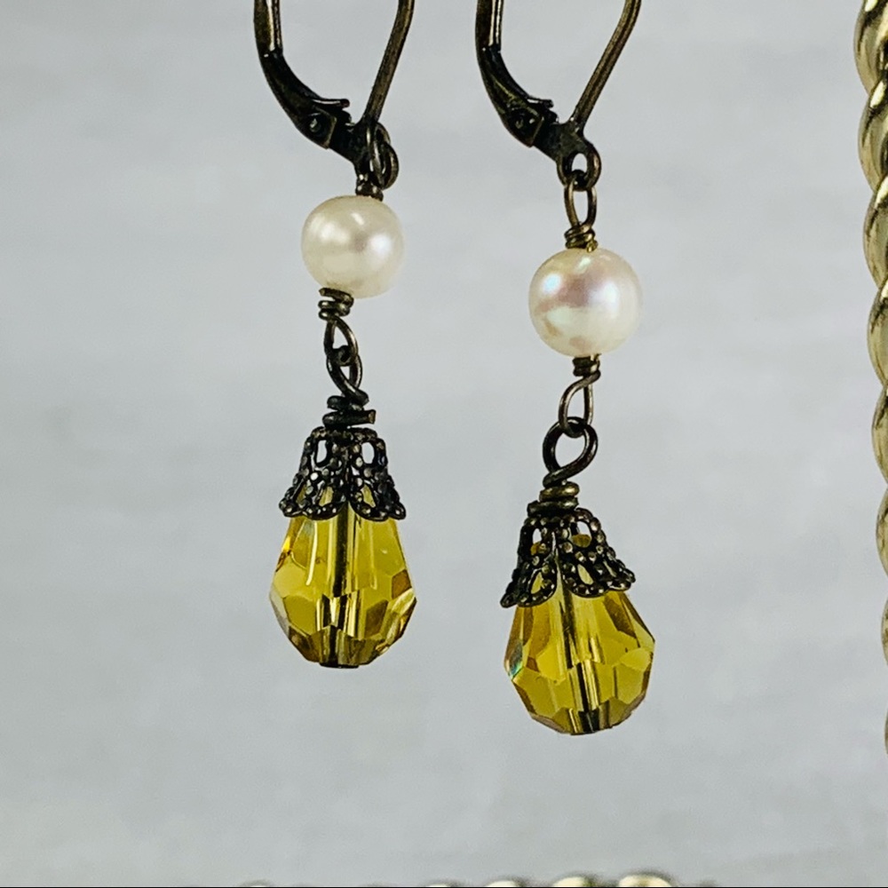 Genuine pearl and citrine faceted earrings